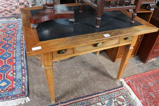 Writing table